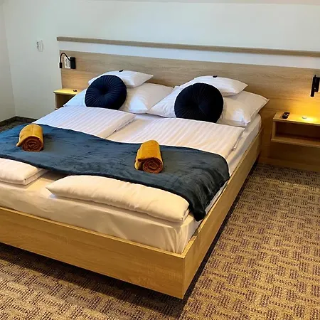 Greenwood Vendeghaz 希欧福克