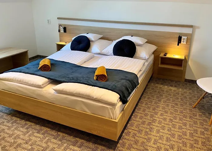 Greenwood Vendeghaz שיופוק