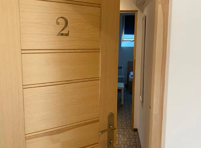 Greenwood Vendeghaz שיופוק